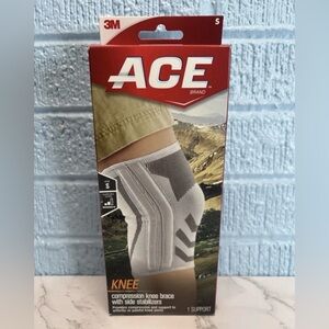 ACE Knee Compression Brace Size S  White and Grey